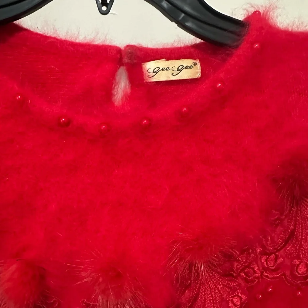 Elegant Red Crew Neck Sweater - Picture 4 of 5